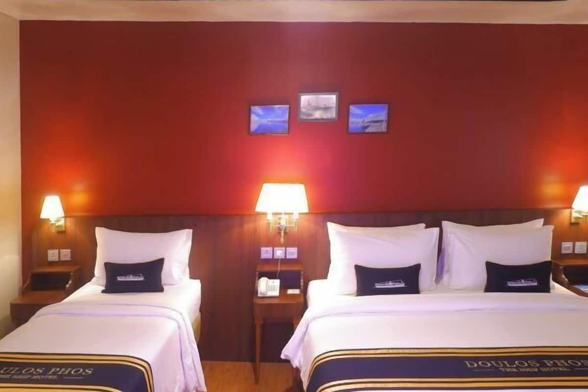 Minibar, in-room safe, individually decorated, individually furnished