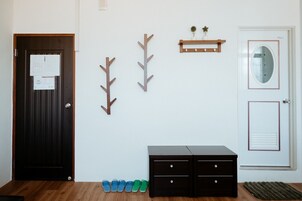 Desk, blackout drapes, free WiFi, bed sheets