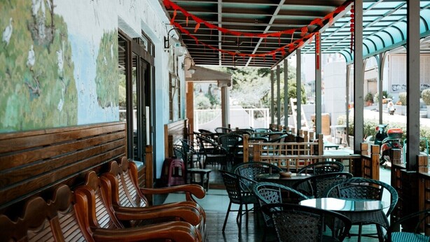 Tempat makan outdoor