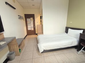 ห้องดับเบิล | โต๊ะทำงาน, ผ้าม่านกันแสง, Wi-Fi ฟรี, ผ้าปูที่นอน