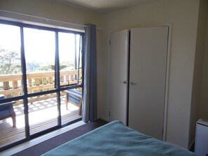 2 عدّة غرف نوم ومكواة/لوح كي وواي فاي مجانًا وملاءات أسرّة