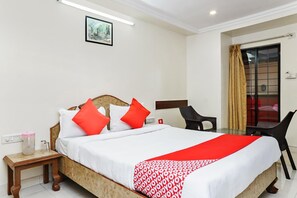 Iron/ironing board, free WiFi, bed sheets - Hotel Rajdeep (Pune)