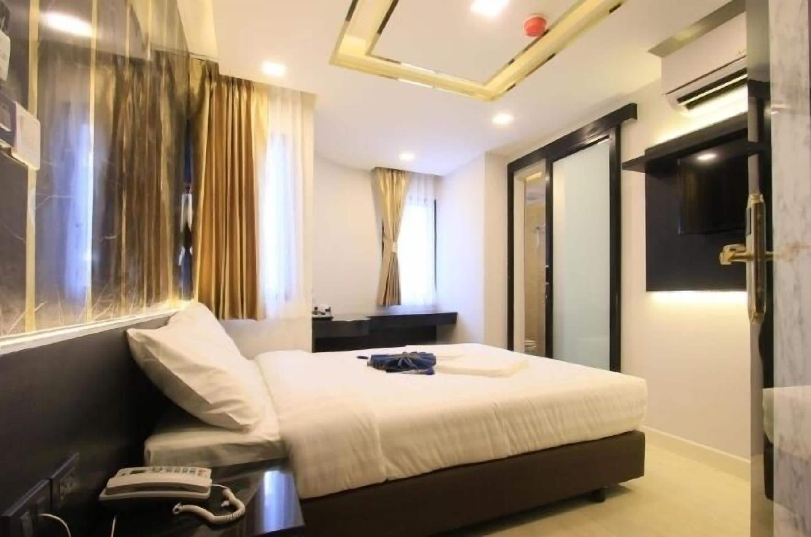 Grand Deluxe Double | Caja fuerte, escritorio, cortinas opacas y wifi gratis