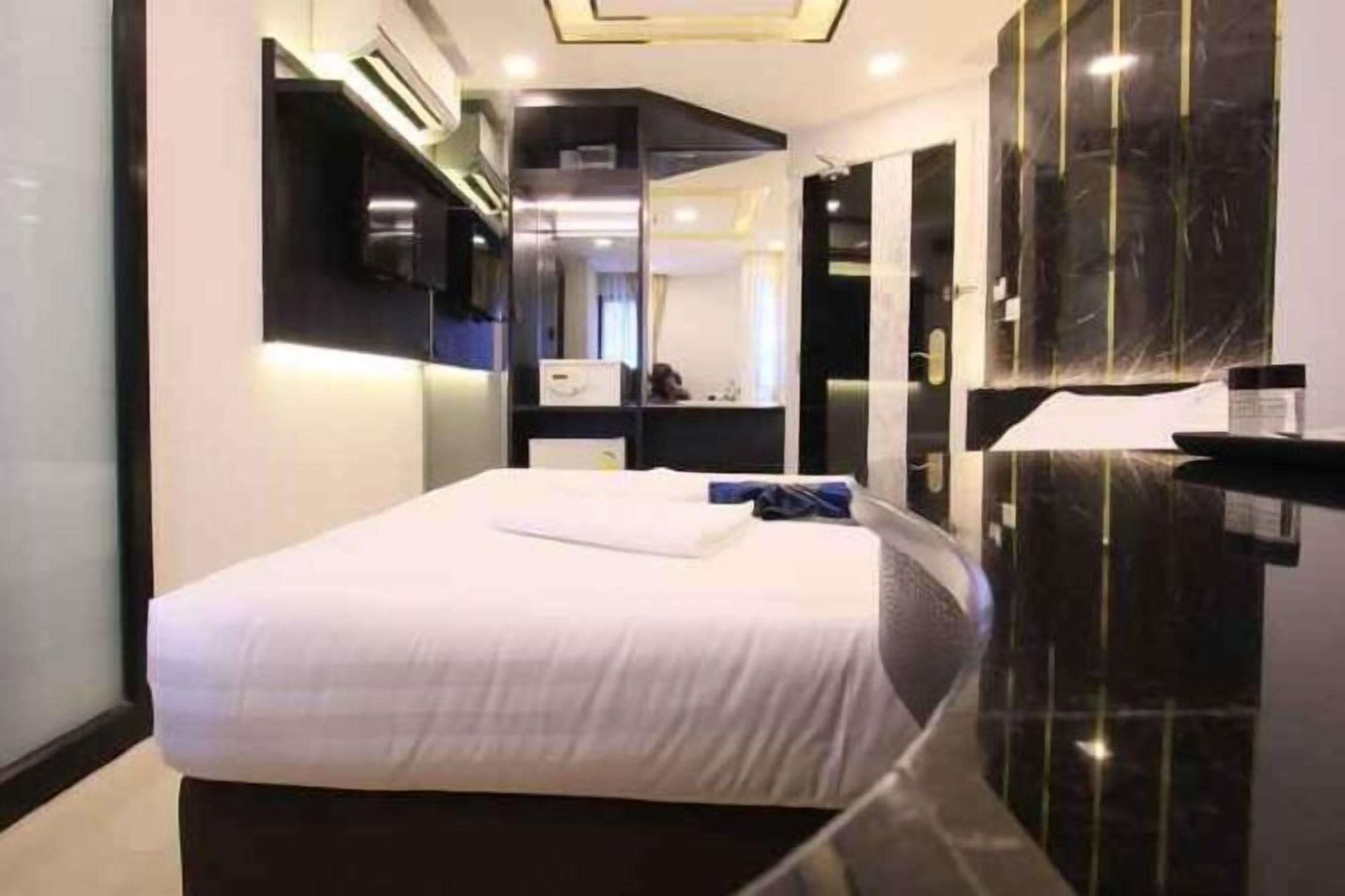 ตู้นิรภัยในห้องพัก, โต๊ะทำงาน, ผ้าม่านกันแสง, Wi-Fi ฟรี