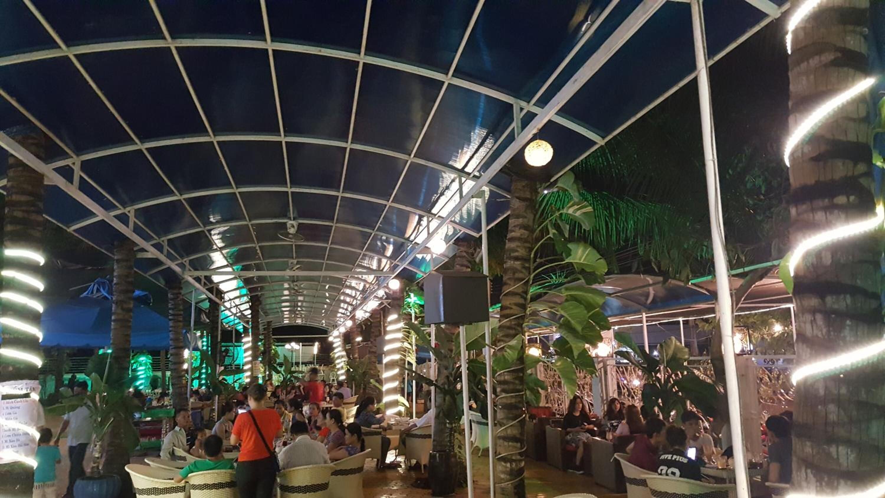 Breakfast, lunch, dinner served; local cuisine 