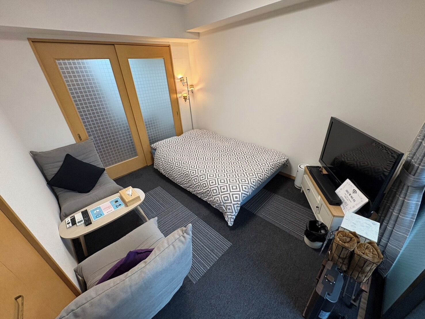 Room (302) | Desk, free WiFi, bed sheets