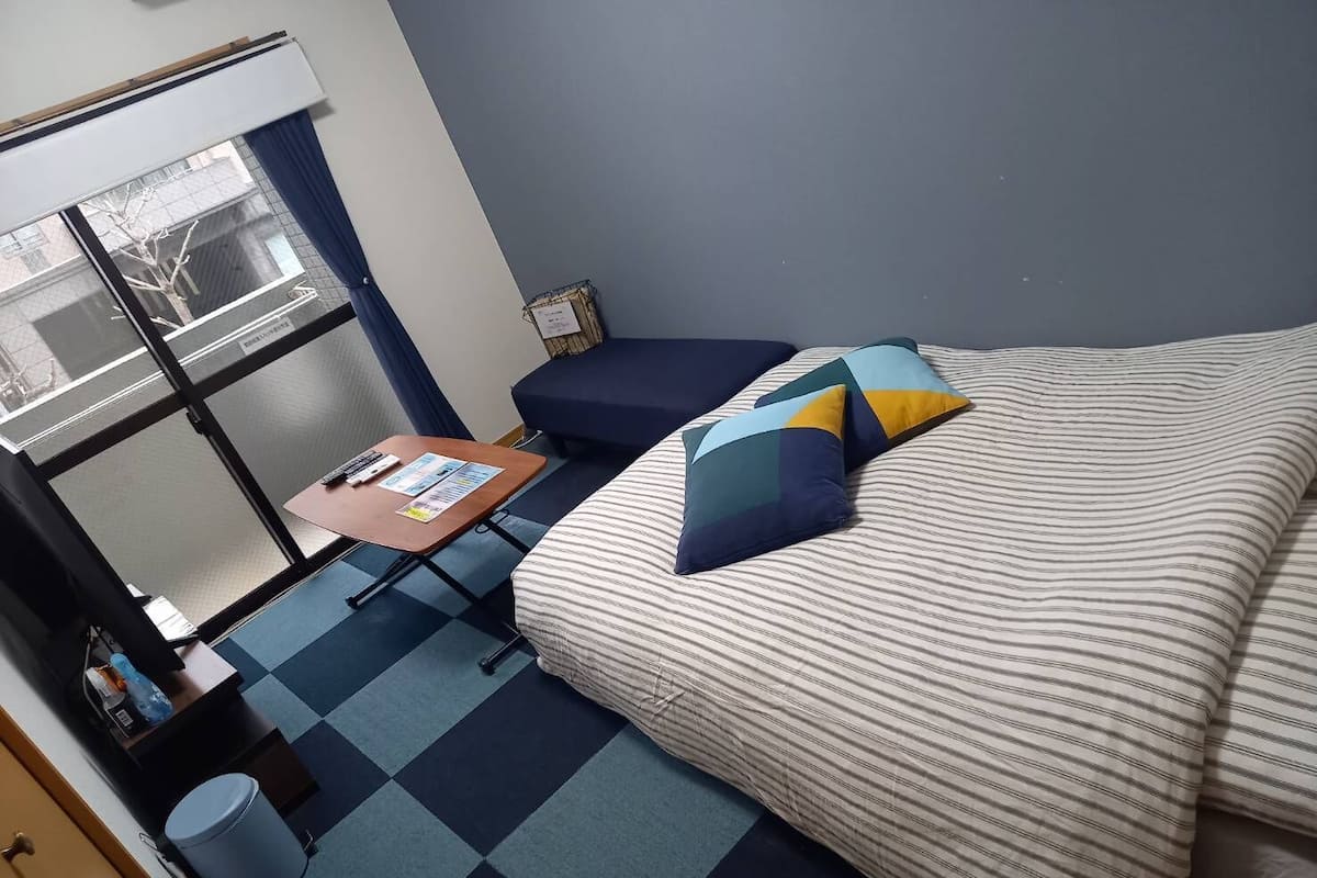 Eenvoudige kamer (303) | 1 slaapkamer, een bureau, gratis wifi, beddengoed