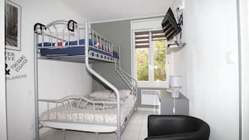 Schallisolierte Zimmer, Bügeleisen/Bügelbrett, WLAN, Bettwäsche