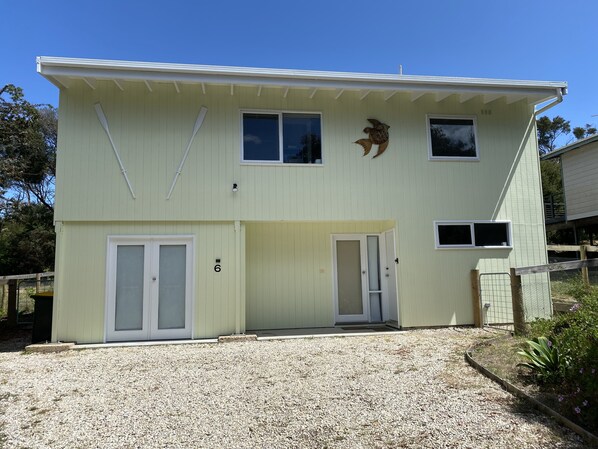 Exterior - Lakeside Beach House - Child & Dog Friendly (Loch Sport)