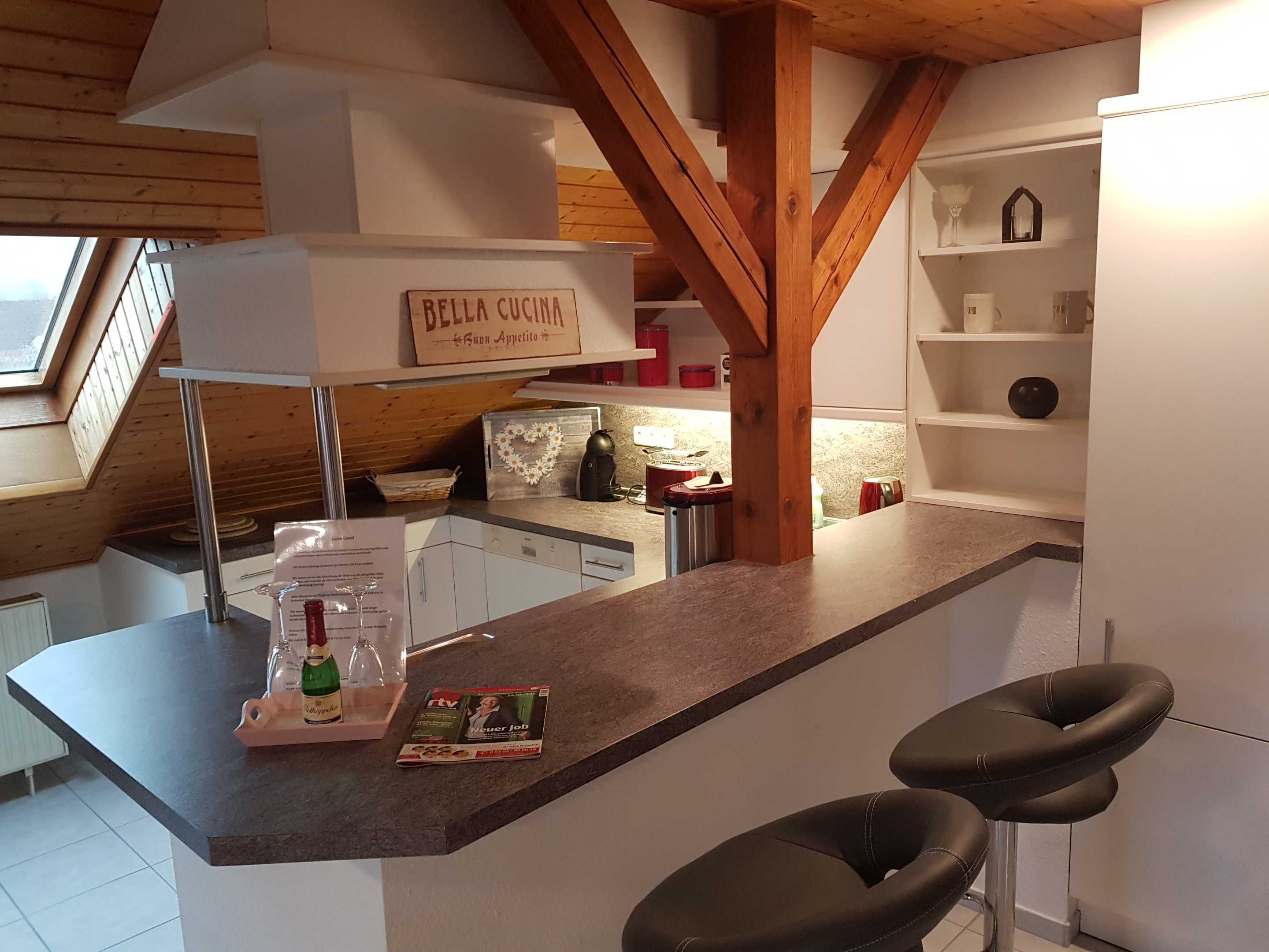 Kühlschrank, Mikrowelle, Ofen, Geschirrspüler