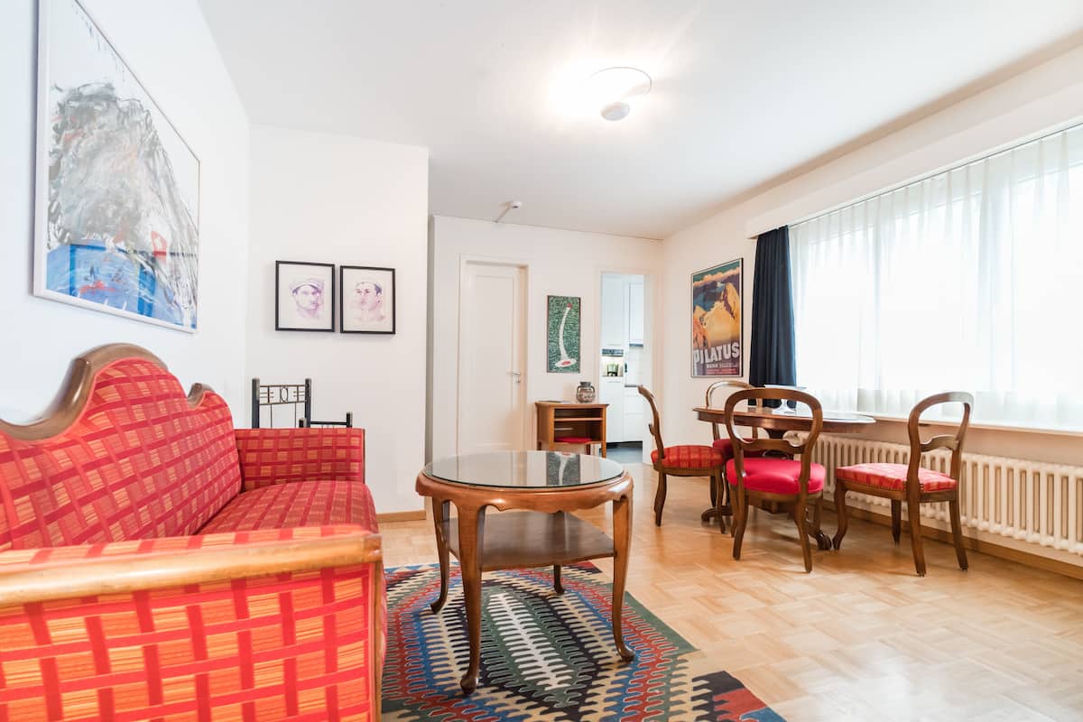 Apartment | Living area | Flat-screen TV