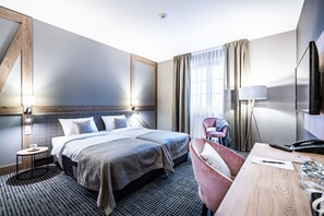 Double or Twin Room | Desk, laptop workspace, free WiFi, bed sheets - Sezony. Restauracja i Hotel (gmina Kostrzyn)