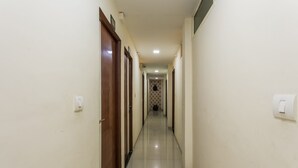 Unclassified image, 3 of 23, button - Collection O 49908 Hotel Prithviraj (Indore)