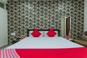 Room - Collection O 49908 Hotel Prithviraj (Indore)