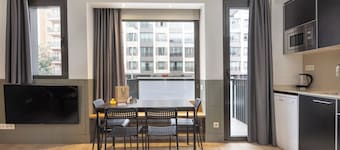 Enjoybcn Patio de Gala Apartments