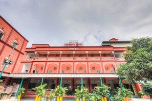 Exterior - OYO Flagship 63493 Kamla Kunj Rajendra Nagar (Indore)