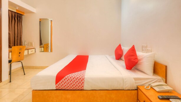 Room - OYO Flagship 63493 Kamla Kunj Rajendra Nagar (Indore)