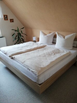 Unclassified image, 2 of 20, button - Vacation apartment (Bielefeldt, Wolfgang) - Holiday apartment (Fürstenberg/Havel)