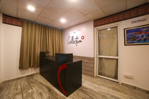 Lobby - OYO Townhouse 263 Hotel Luxurs Shri Gopal Nagar (Jaipur)