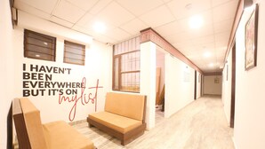 Interior - OYO Townhouse 263 Hotel Luxurs Shri Gopal Nagar (Jaipur)