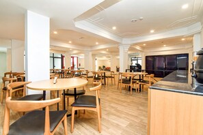 Restaurant - OYO Townhouse 134 Rajpur Road (Dehradun)