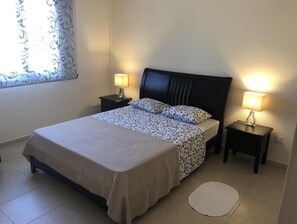 Iron/ironing board, free WiFi, bed sheets