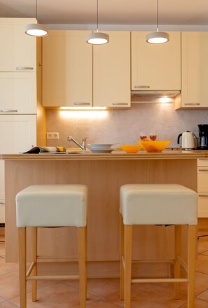 Fridge, microwave, oven, dishwasher - Holiday Apartment Mercedes in Zinnowitz (Zinnowitz)