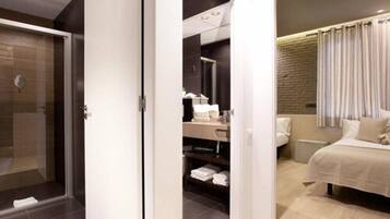 5 habitaciones y caja de seguridad en la habitación