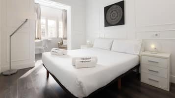 Apartment (Grandeluxe) | In-room safe, individually decorated, desk, soundproofing