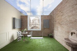Apartment (Grandeluxe) | Terrace/patio - Enjoybcn Coliseum Apartments (Barcelona)