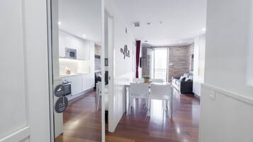 Superior-lejlighed - 2 soveværelser - adgang til pool - byudsigt | 2 soveværelser, pengeskab på værelset, mørklægningsgardiner