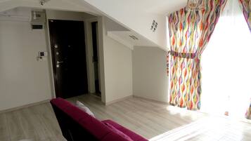 Superior Studio, Terrace, Sea View | Premium bedding, free minibar, individually decorated