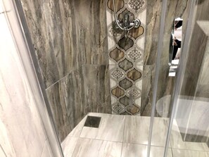 Regadera, regadera tipo lluvia, amenidades de baño gratuitas 