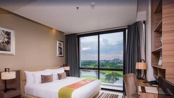 1 bedroom, iron/ironing board, free WiFi, alarm clocks