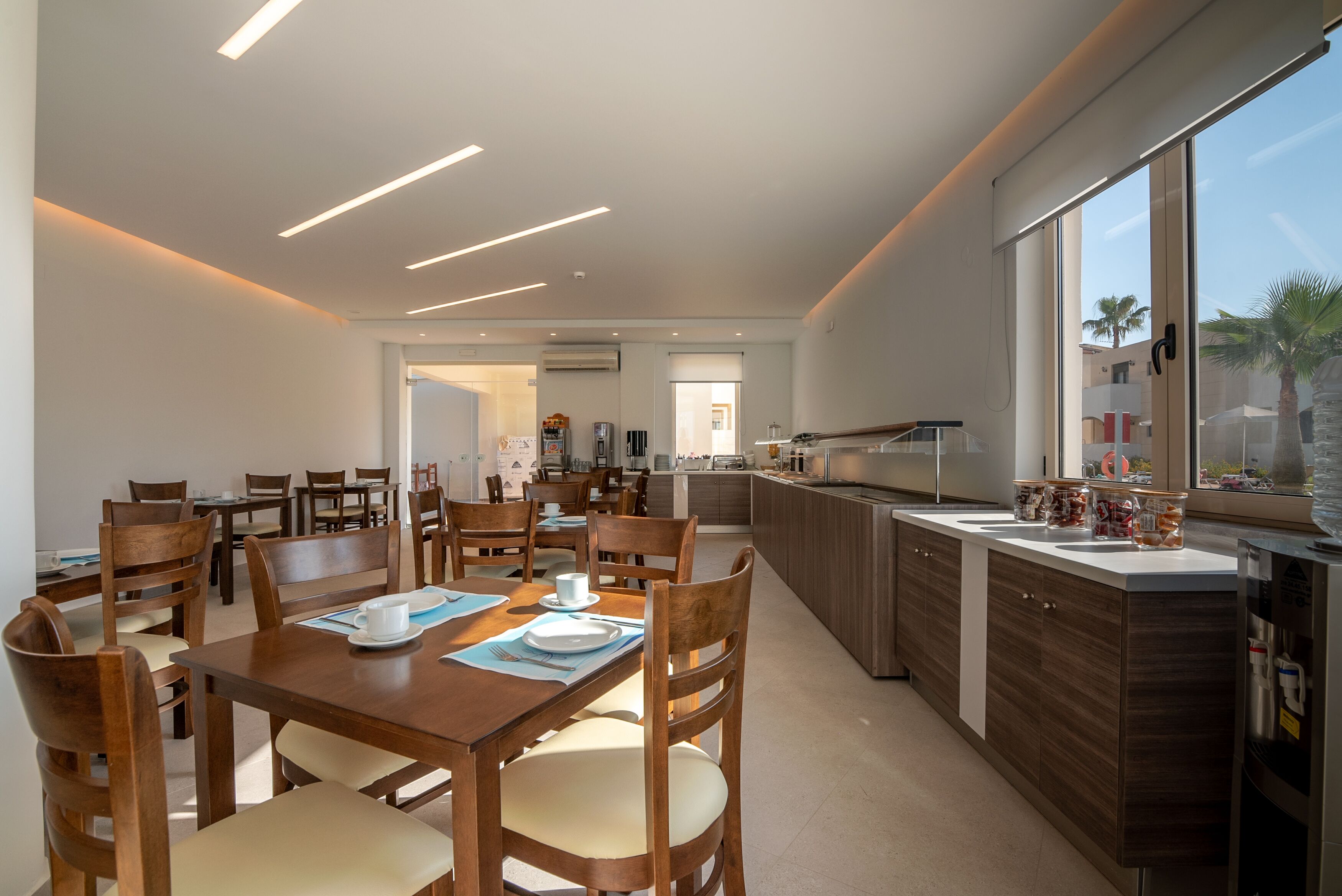 Desayuno continental incluido todos los días 