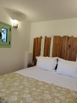 2 Schlafzimmer, Schreibtisch, schallisolierte Zimmer