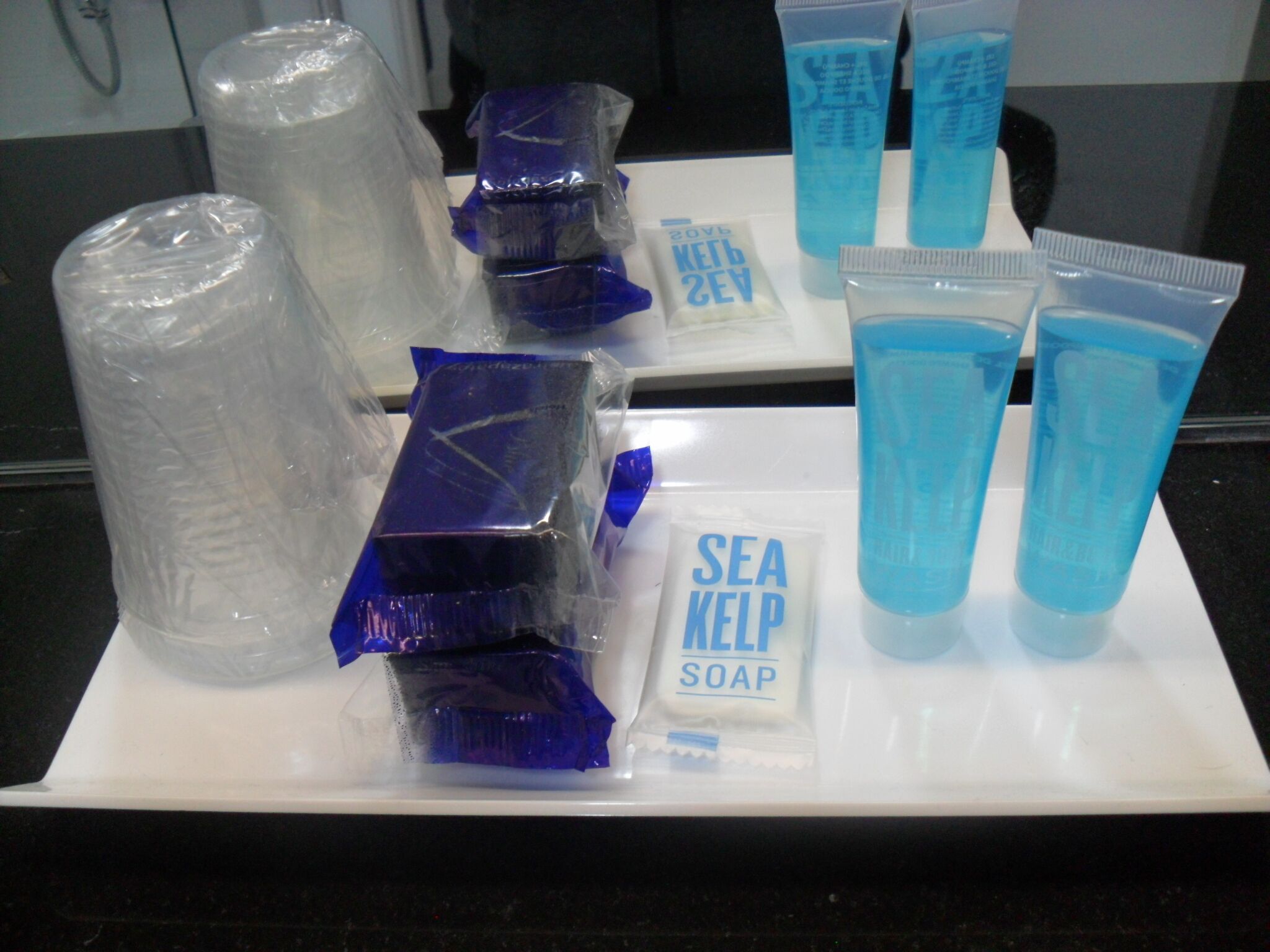 shower, deep-soaking bathtub, rainfall showerhead, free toiletries