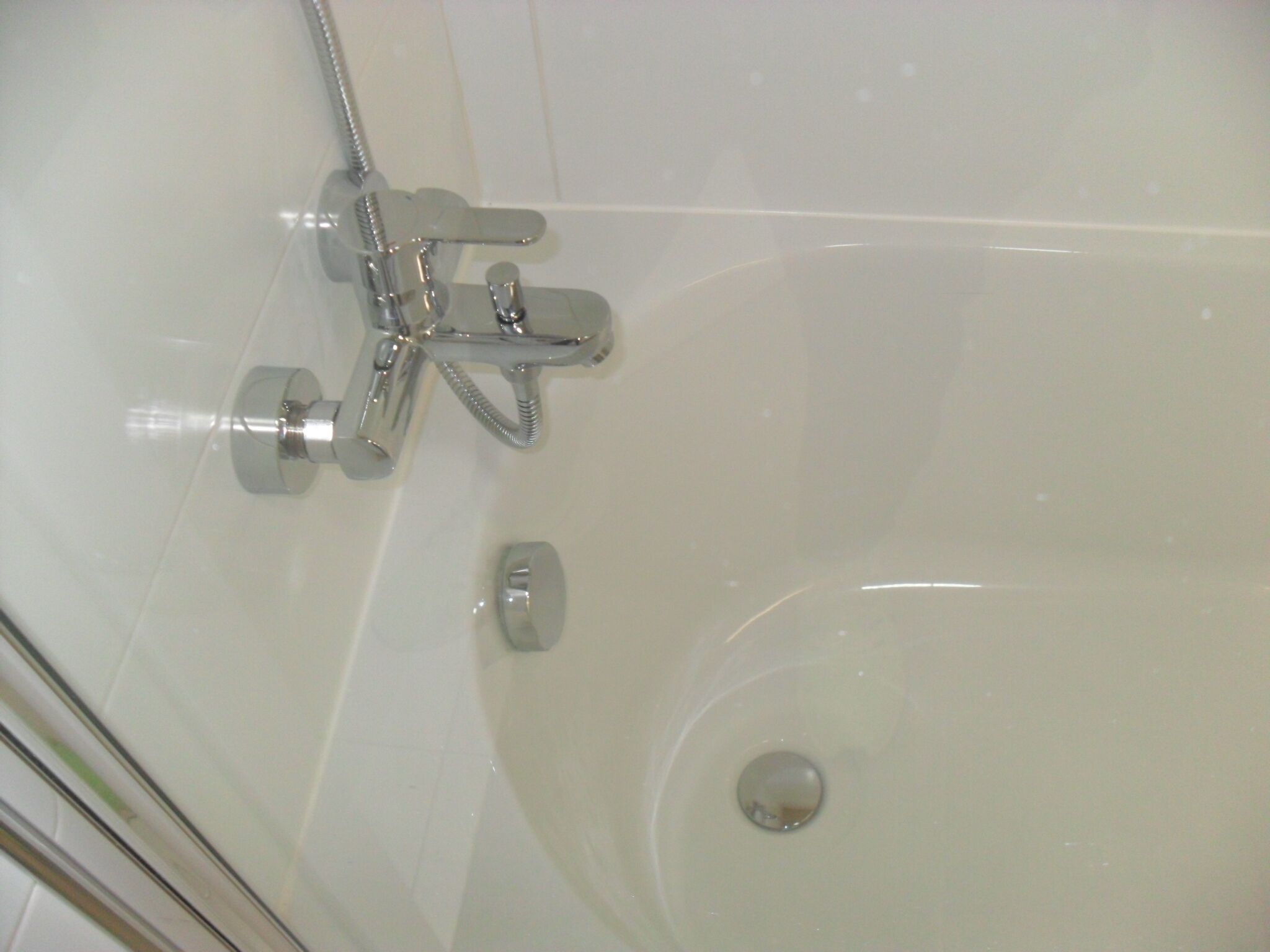 twin room | deep-soaking bathtub