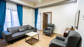 Suite | Living room