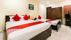 Deluxe Triple Room - Oyo 422 Nguyen Thanh Hotel (Ho Chi Minh City)