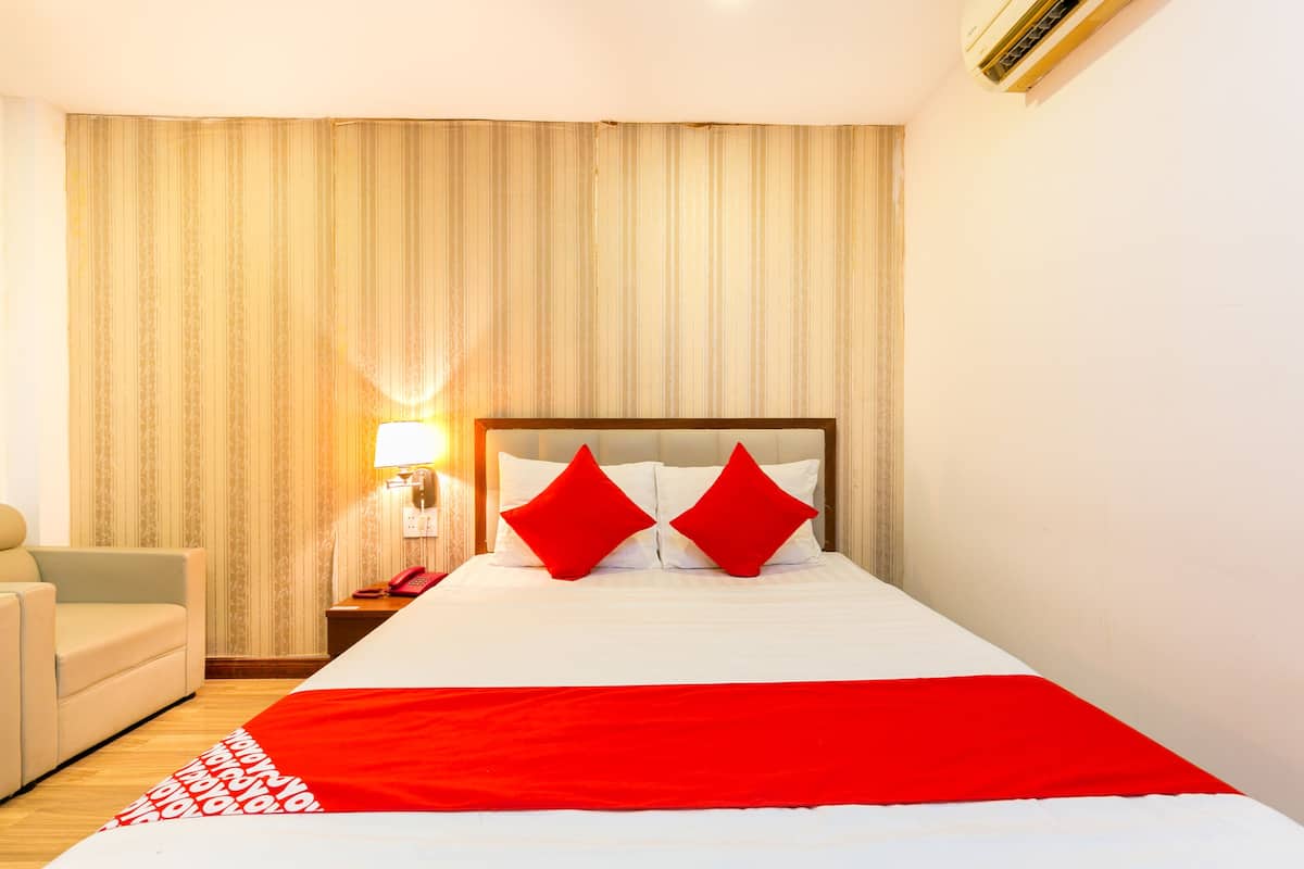 Quarto casal superior | Individualmente decorados, escrivaninha