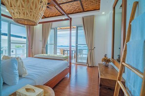 Luksus-studiosuite, 1 kingsize-seng, sjøutsikt, ved havkanten | Allergitestet sengetøy, minibar og individuelt dekorert