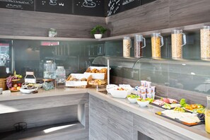 Desayuno continental todos los días (con cargo) 