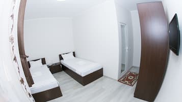Hypo-allergenic bedding, soundproofing, iron/ironing board, free WiFi