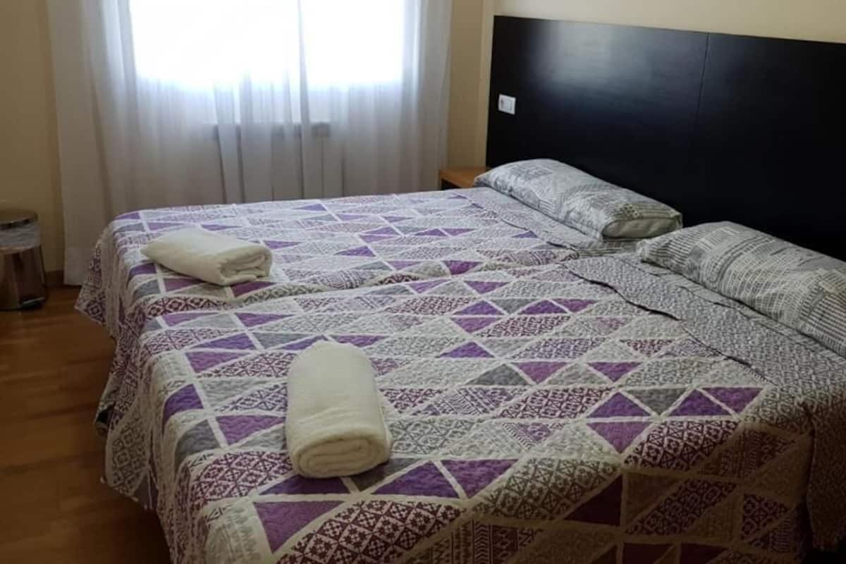 Twin Room, Private Bathroom