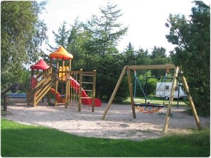 Children’s play area – outdoor