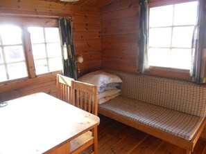 Family Cabin, Shared Bathroom (A) | Free WiFi