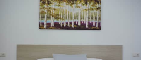 Minibar, individually decorated, individually furnished, desk