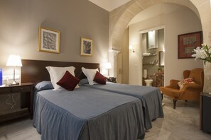 Double or Twin Room | Free cribs/infant beds, rollaway beds, free WiFi, bed sheets - Jeys Catedral Jerez (Jerez de la Frontera)
