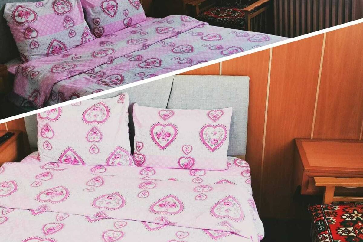 Free WiFi, bed sheets